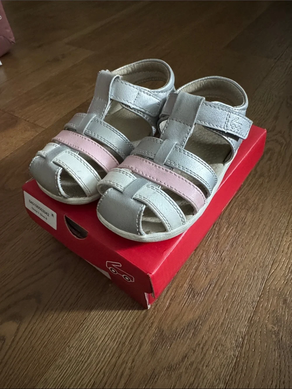 See Kai Run Gloria V 5 Silver and Pink HRS118F290 Sandals open toe size 8 24